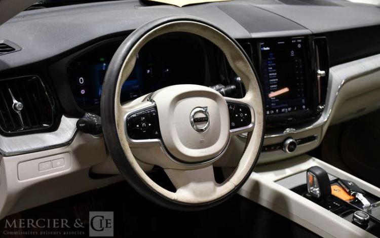 VOLVO XC60 T6 INS 4M NOIR GT-672-GR
