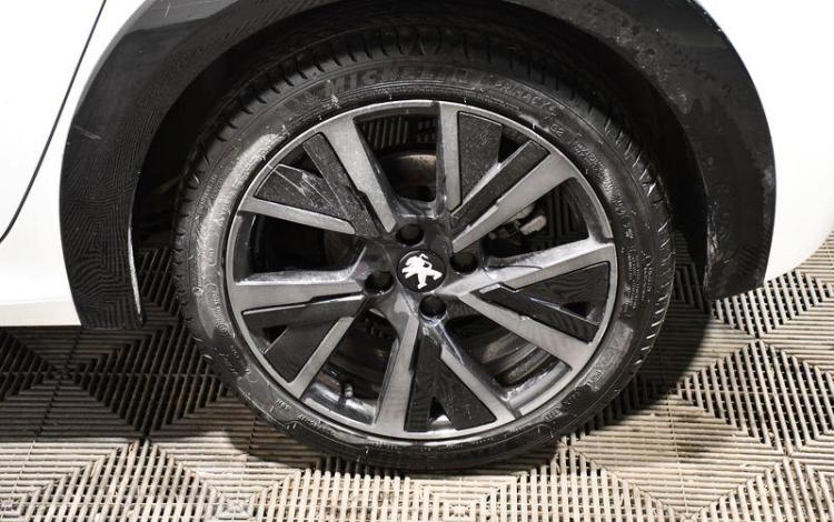 PEUGEOT 208 GT PURE TECH 130 S&S EAT8 BLANC GV-331-LT