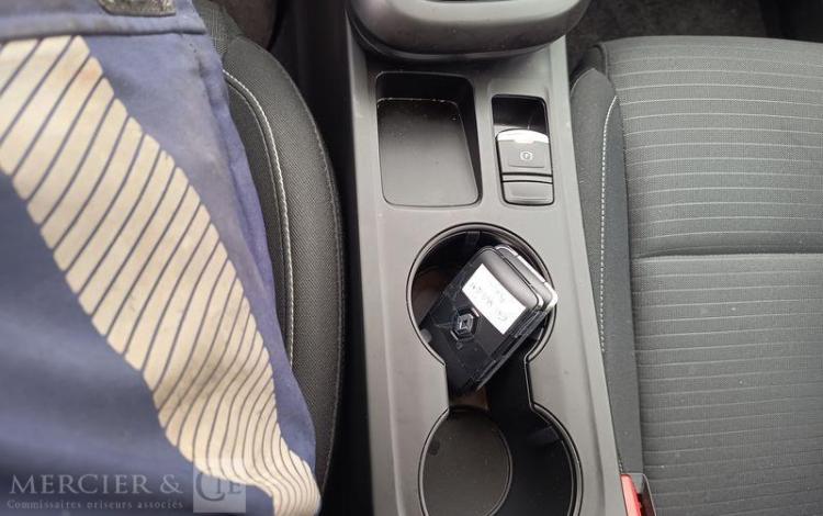 RENAULT ARKANA EVOLUTION MILD HYBRID 140 EDC 22 NOIR GV-868-QH