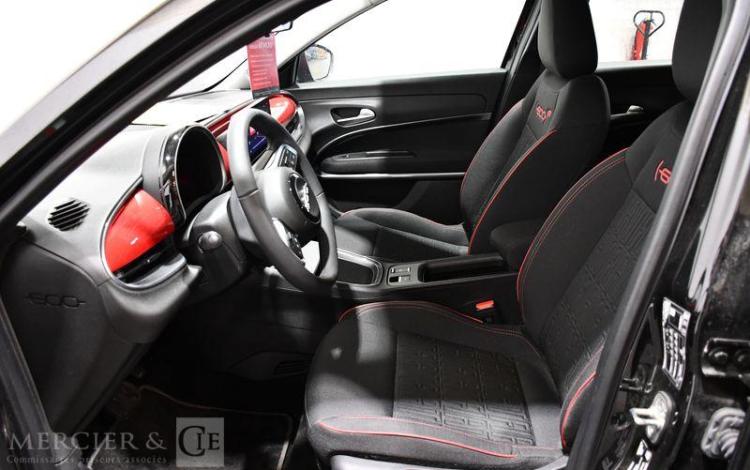 FIAT 600 ELECTRIQUE 54 KWH RED NOIR GV-939-QT