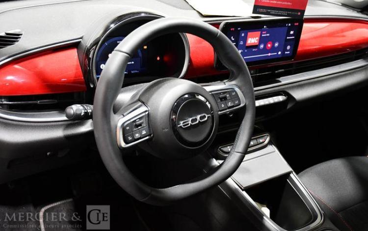 FIAT 600 ELECTRIQUE 54 KWH RED NOIR GV-939-QT