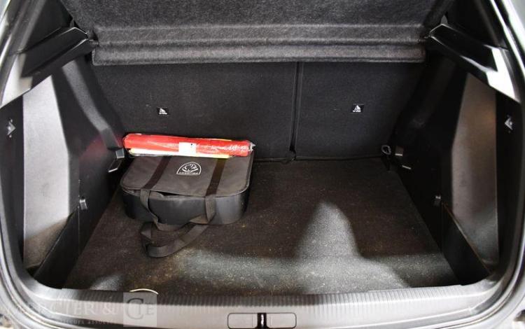 PEUGEOT e-2008 ACTIVE GRIS GW-070-SL