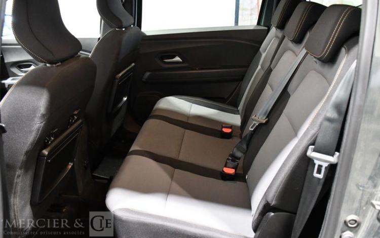 DACIA JOGGER VERT GW-303-XH