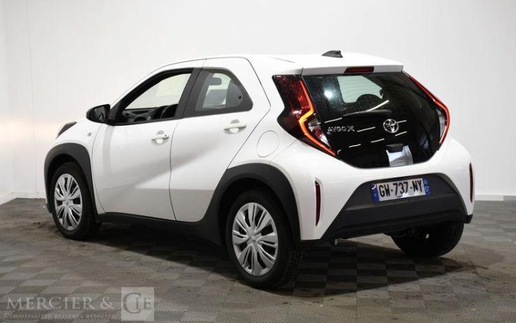 TOYOTA AYGO X BLANC GW-737-NY
