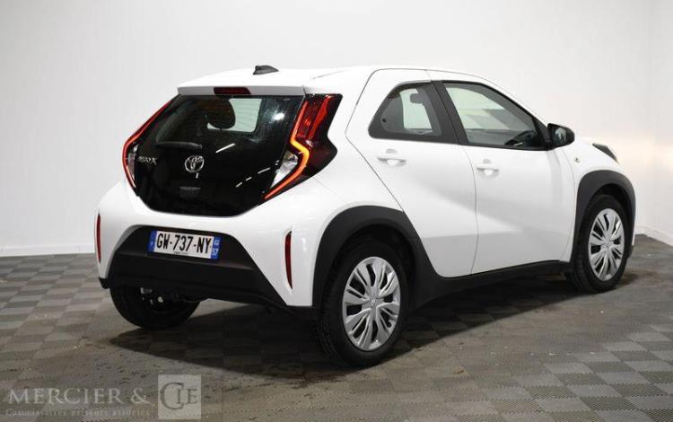 TOYOTA AYGO X BLANC GW-737-NY