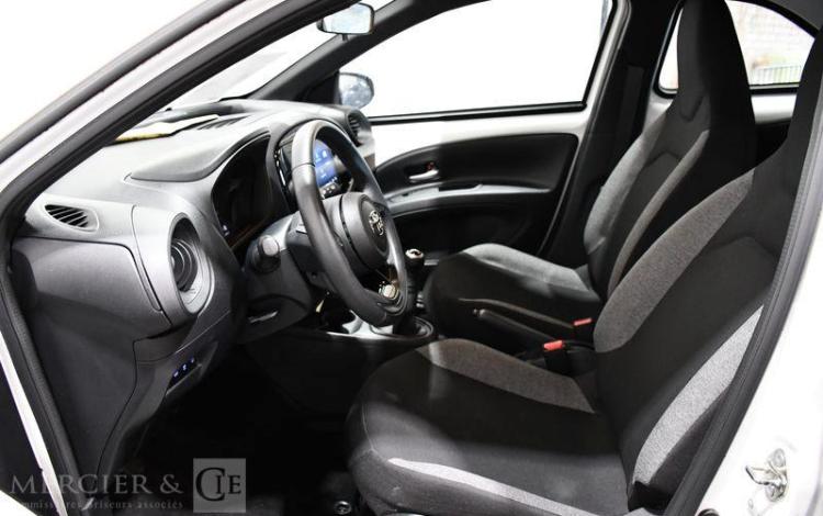 TOYOTA AYGO X BLANC GW-737-NY