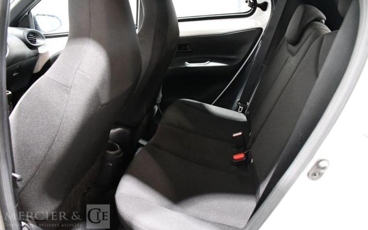 TOYOTA AYGO X BLANC GW-737-NY