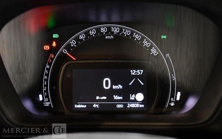 TOYOTA AYGO X BLANC GW-737-NY