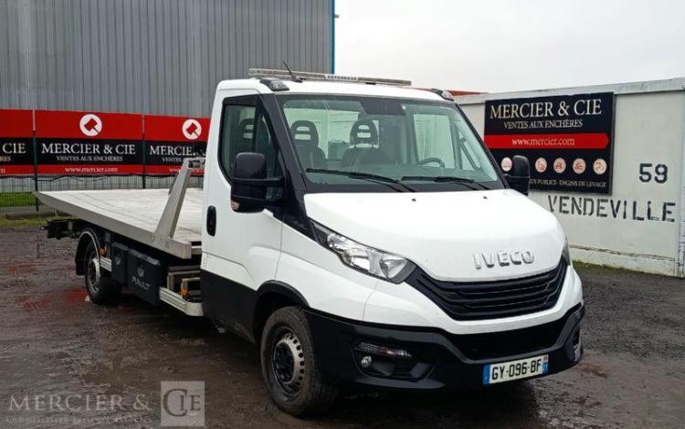 IVECO DAILY 35S16 AVEC PLATEAU PORTE VOITURE FIAULT – DIESEL – 24264 KMS – ANNEE 2024 BLANC GY-096-BF
