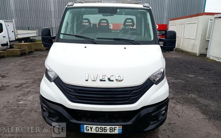 IVECO DAILY 35S16 AVEC PLATEAU PORTE VOITURE FIAULT – DIESEL – 24264 KMS – ANNEE 2024 BLANC GY-096-BF