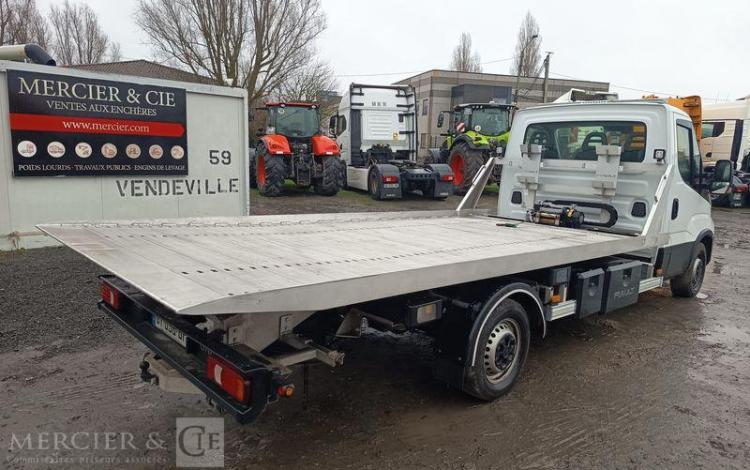 IVECO DAILY 35S16 AVEC PLATEAU PORTE VOITURE FIAULT – DIESEL – 24264 KMS – ANNEE 2024 BLANC GY-096-BF