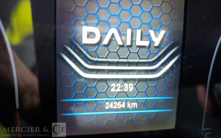 IVECO DAILY 35S16 AVEC PLATEAU PORTE VOITURE FIAULT – DIESEL – 24264 KMS – ANNEE 2024 BLANC GY-096-BF