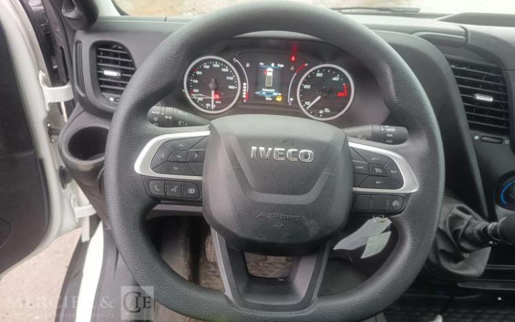 IVECO DAILY 35S16 AVEC PLATEAU PORTE VOITURE FIAULT – DIESEL – 24264 KMS – ANNEE 2024 BLANC GY-096-BF