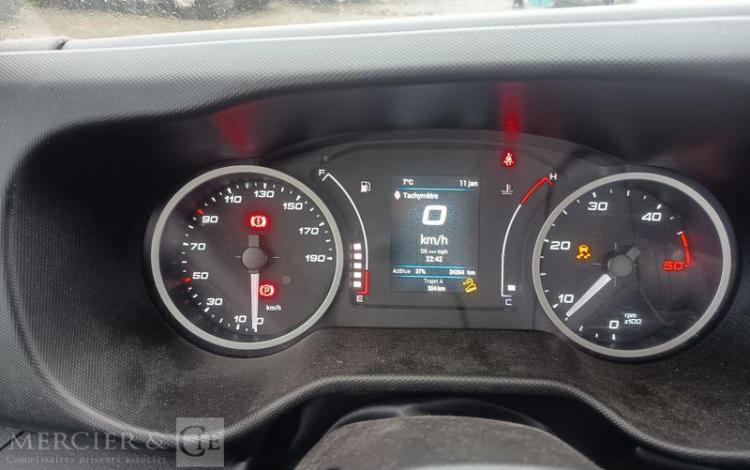 IVECO DAILY 35S16 AVEC PLATEAU PORTE VOITURE FIAULT – DIESEL – 24264 KMS – ANNEE 2024 BLANC GY-096-BF