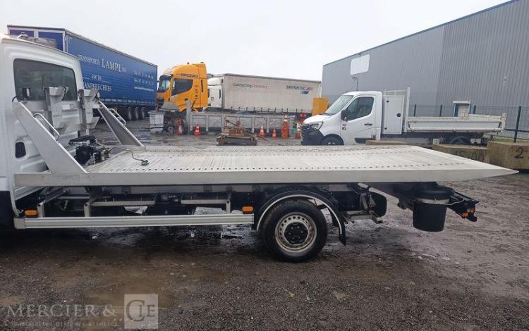 IVECO DAILY 35S16 AVEC PLATEAU PORTE VOITURE FIAULT – DIESEL – 24264 KMS – ANNEE 2024 BLANC GY-096-BF