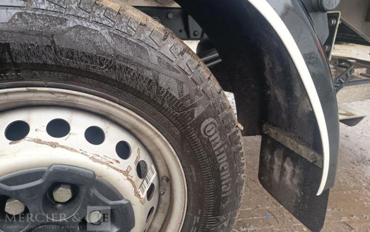 IVECO DAILY 35S16 AVEC PLATEAU PORTE VOITURE FIAULT – DIESEL – 24264 KMS – ANNEE 2024 BLANC GY-096-BF