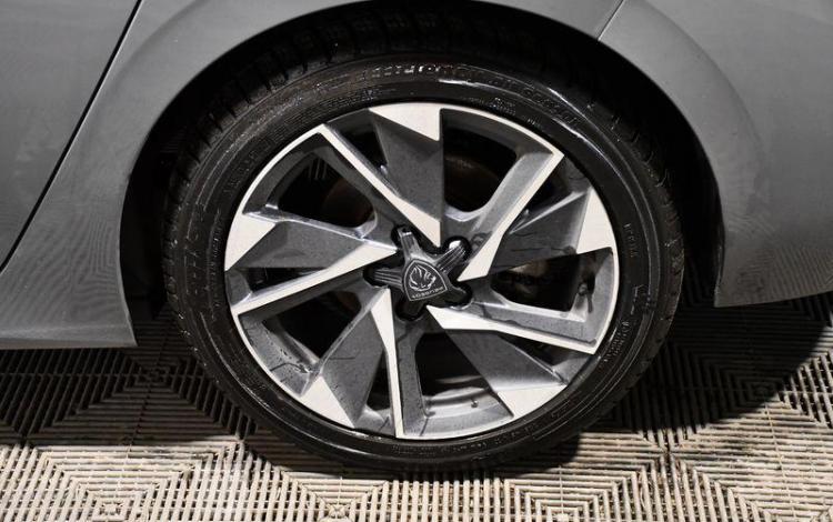 PEUGEOT 308 ALLURE PACK PURE TECH GRIS GY-842-AC