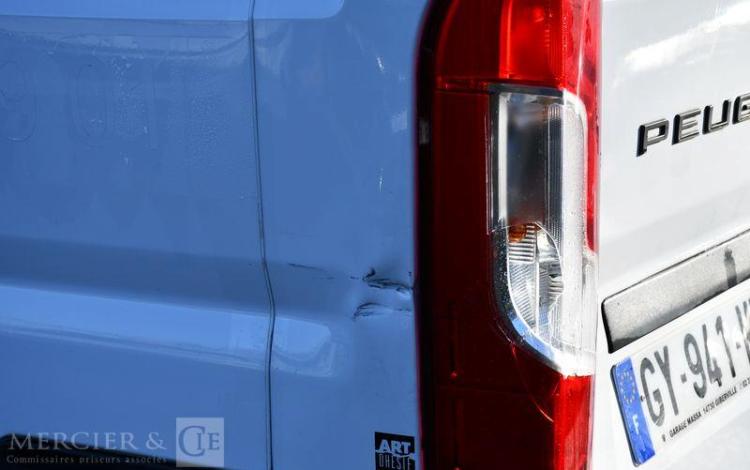 PEUGEOT BOXER FOURGON 3300 L2H2 BLUEHDI 140 BLANC GY-941-MT