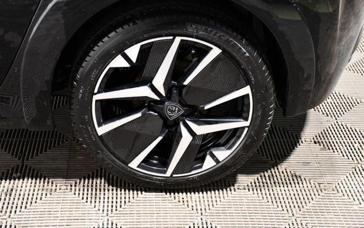 PEUGEOT 208 GT HYBRID 100 NOIR GY-979-PS