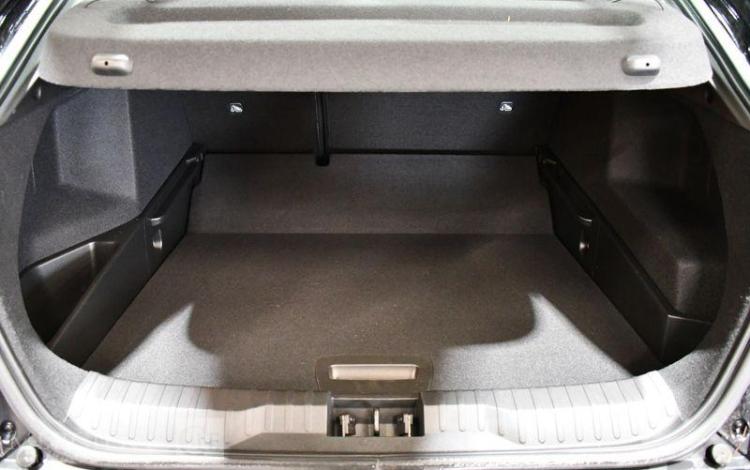 RENAULT ARKANA EVOLUTION MILD HYBRID 140 EDC NOIR GZ-091-JV