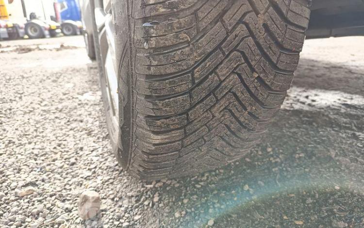 RENAULT ARKANA EVOLUTION MILD HYBRID 140 EDC 23 NOIR GZ-649-KG