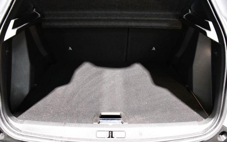 PEUGEOT 2008 ALLURE HYBRID 145CH e-DCI BLANC HB-057-FC