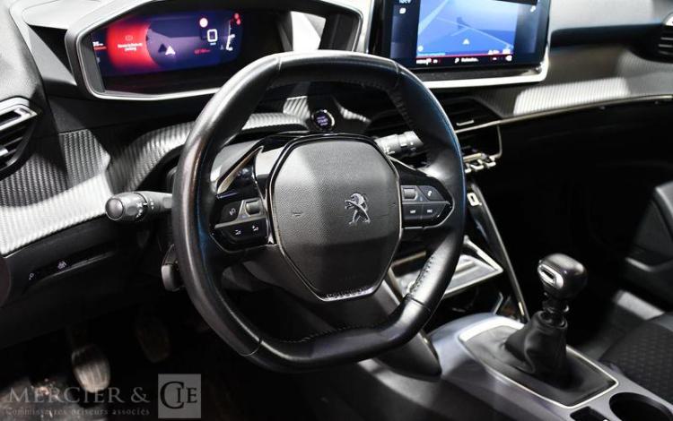 PEUGEOT 2008 1,2 PURETECH ROUGE HB-372-TC
