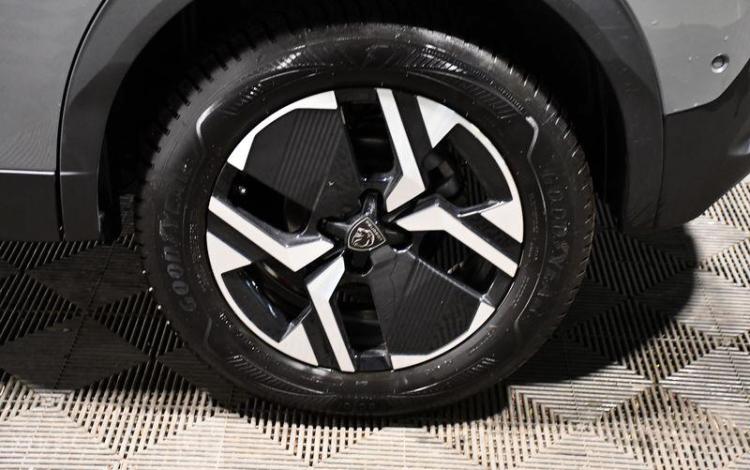 PEUGEOT 2008 ALLURE HYBRID 136 CH e-DC GRIS HC-806-KX