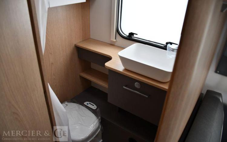 LMC CARAVANE FAMILIALE 6 PLACES LMC CARAVAN TANDERO – 500K BLANC L06314