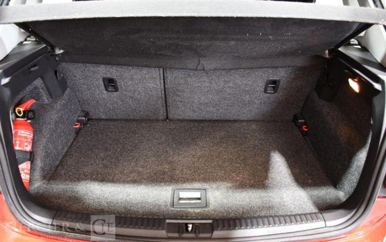 VOLKSWAGEN POLO CROSS 1,6 TDI ROUGE 1VBN771