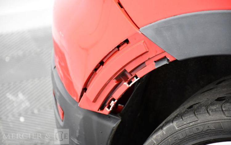 VOLKSWAGEN POLO CROSS 1,6 TDI ROUGE 1VBN771