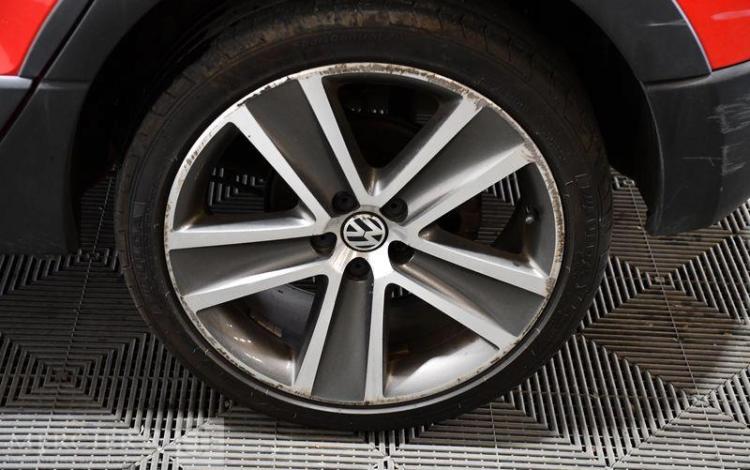VOLKSWAGEN POLO CROSS 1,6 TDI ROUGE 1VBN771