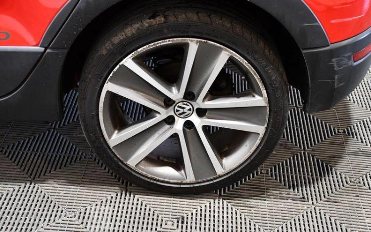 VOLKSWAGEN POLO CROSS 1,6 TDI ROUGE 1VBN771