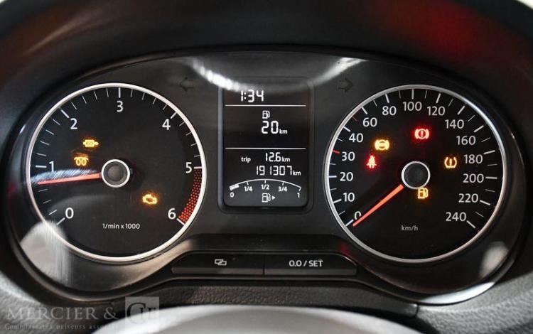 VOLKSWAGEN POLO CROSS 1,6 TDI ROUGE 1VBN771