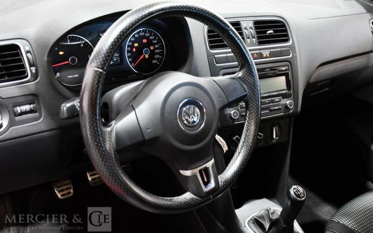 VOLKSWAGEN POLO CROSS 1,6 TDI ROUGE 1VBN771