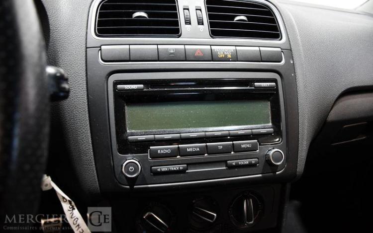 VOLKSWAGEN POLO CROSS 1,6 TDI ROUGE 1VBN771