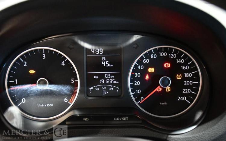 VOLKSWAGEN POLO CROSS 1,6 TDI ROUGE 1VBN771