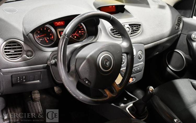 RENAULT CLIO ESTATE BEIGE AB-493-JC