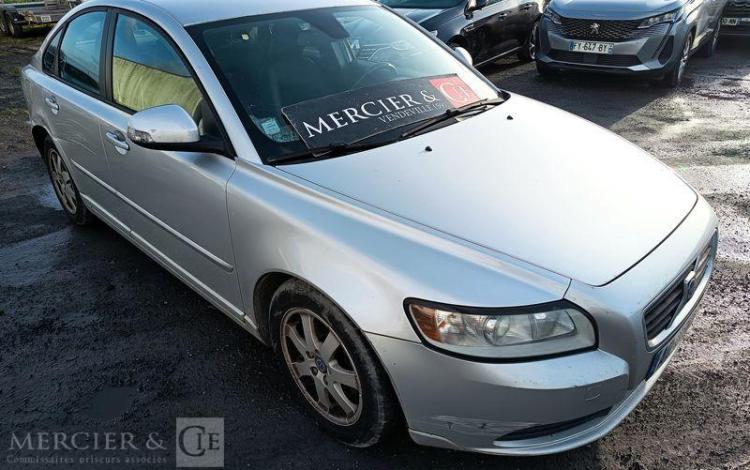 VOLVO S40 1,6 D 110 FEELING GRIS AD-064-DE