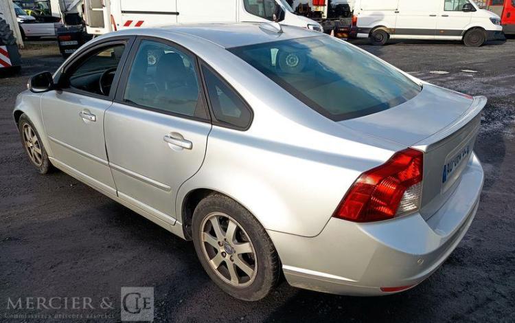 VOLVO S40 1,6 D 110 FEELING GRIS AD-064-DE