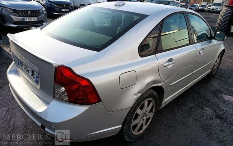 VOLVO S40 1,6 D 110 FEELING GRIS AD-064-DE