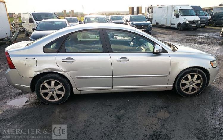 VOLVO S40 1,6 D 110 FEELING GRIS AD-064-DE