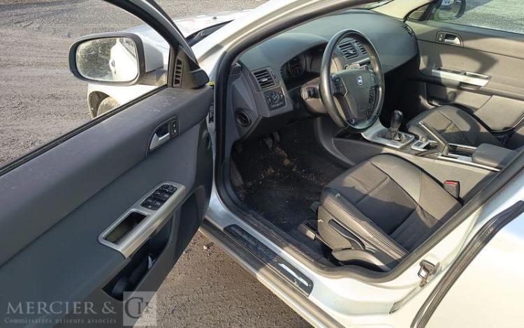 VOLVO S40 1,6 D 110 FEELING GRIS AD-064-DE