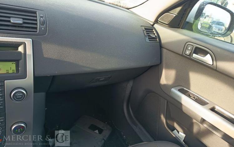 VOLVO S40 1,6 D 110 FEELING GRIS AD-064-DE