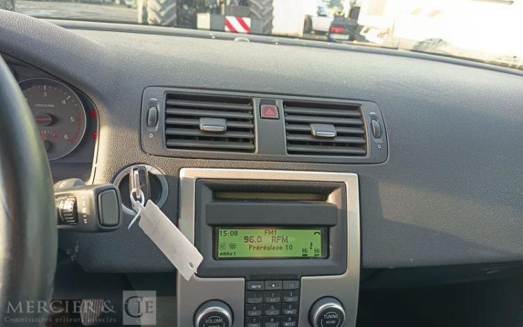 VOLVO S40 1,6 D 110 FEELING GRIS AD-064-DE