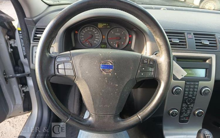 VOLVO S40 1,6 D 110 FEELING GRIS AD-064-DE