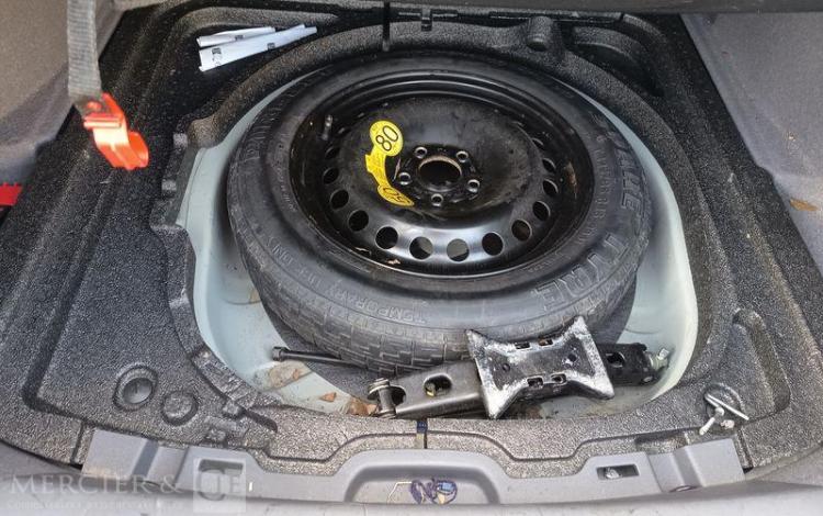 VOLVO S40 1,6 D 110 FEELING GRIS AD-064-DE