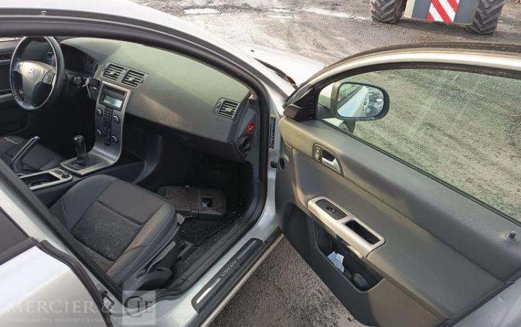 VOLVO S40 1,6 D 110 FEELING GRIS AD-064-DE