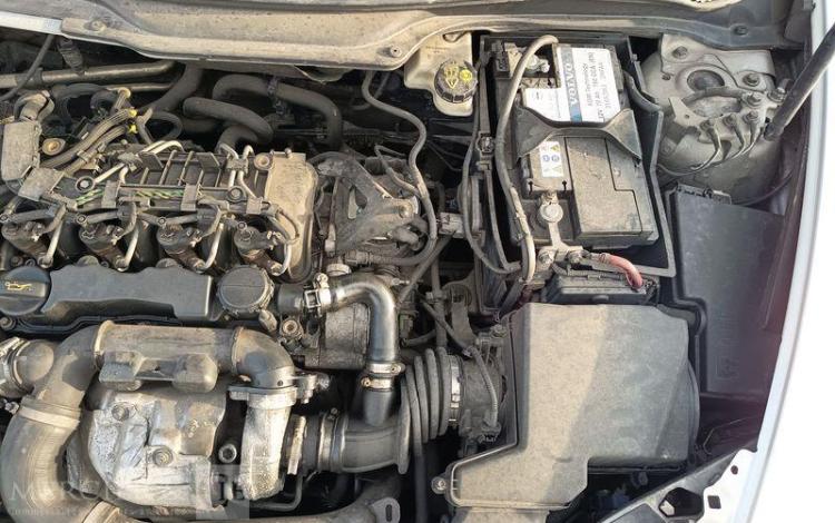 VOLVO S40 1,6 D 110 FEELING GRIS AD-064-DE