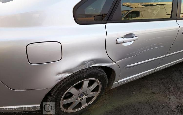 VOLVO S40 1,6 D 110 FEELING GRIS AD-064-DE